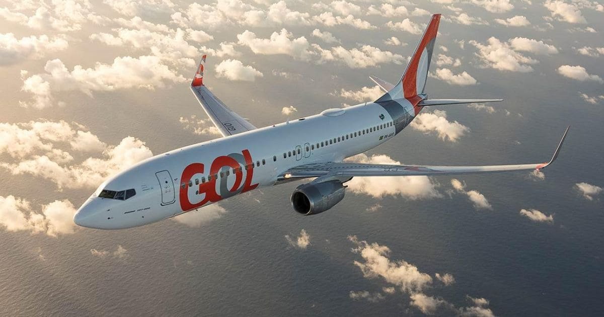 aeronave gol no ar